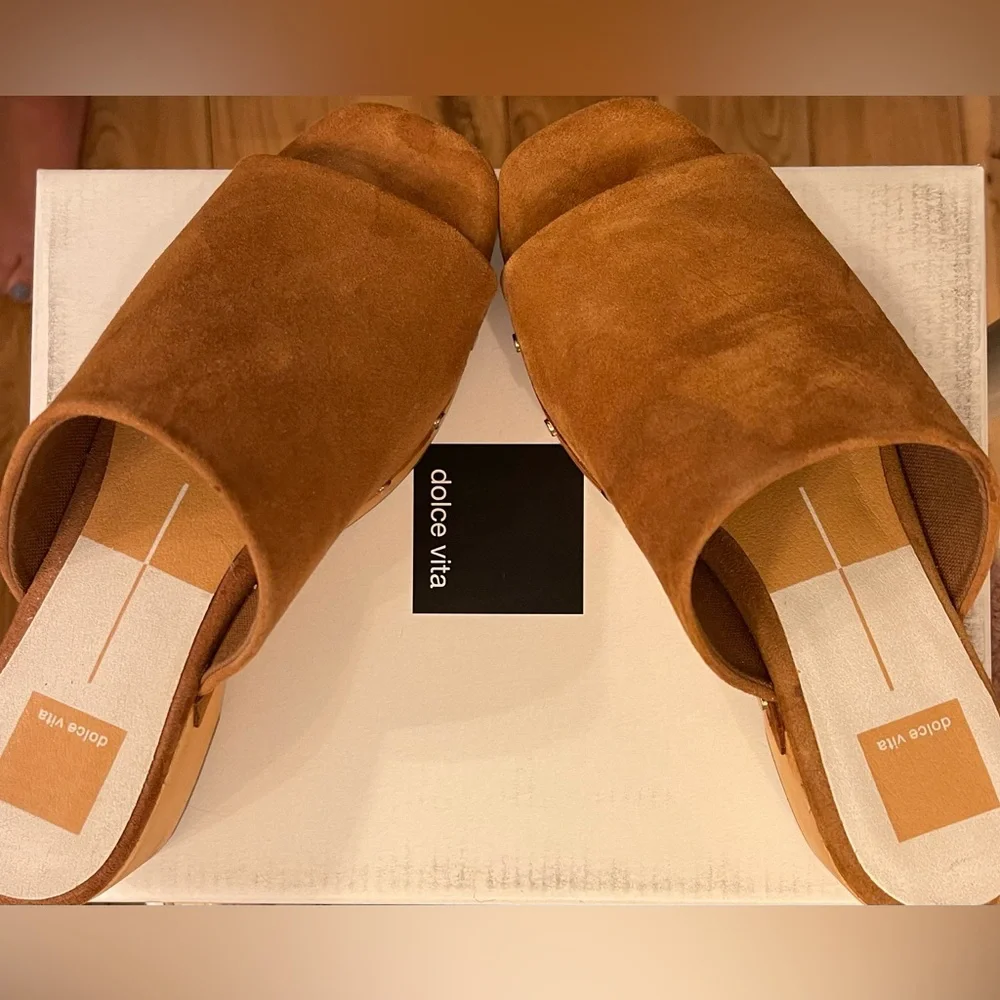 Clogs - Picture 1 of 3